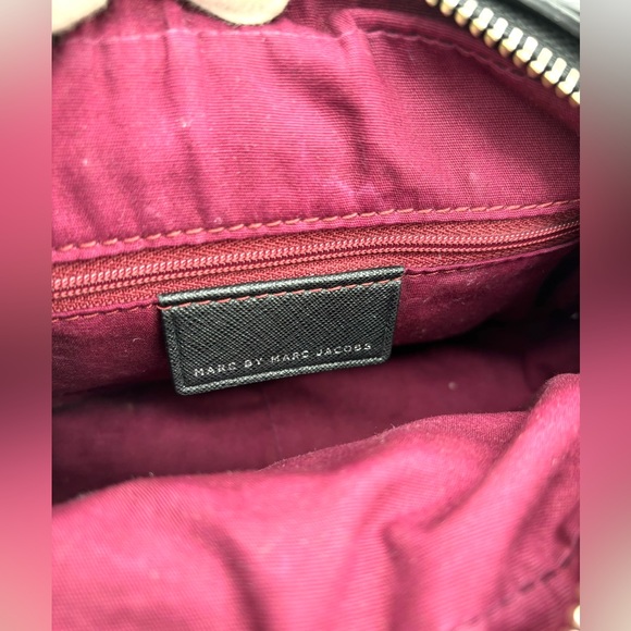 Marc Jacobs Black Quilted Leather Crossbody Bag - Picture 9 of 12